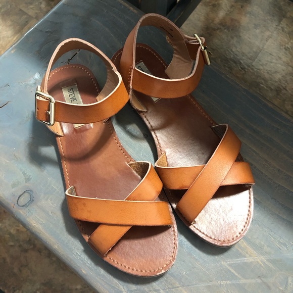 Steve Madden Shoes - ‼️SOLD‼️🌵Steve Madden Sandals size 6.5🌵